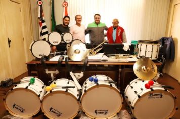 PREFEITURA ADQUIRI NOVOS INSTRUMENTOS MÚSICAIS