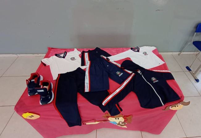 ENTREGA UNIFORMES 